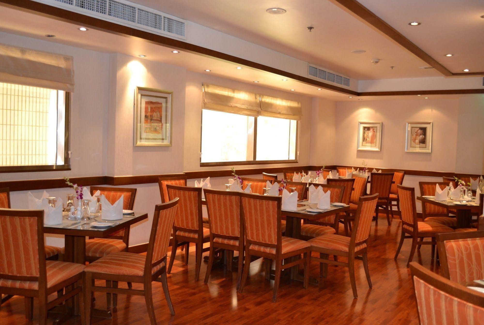 Al Rawda Arjaan By Rotana, 4* Abu Dhabi